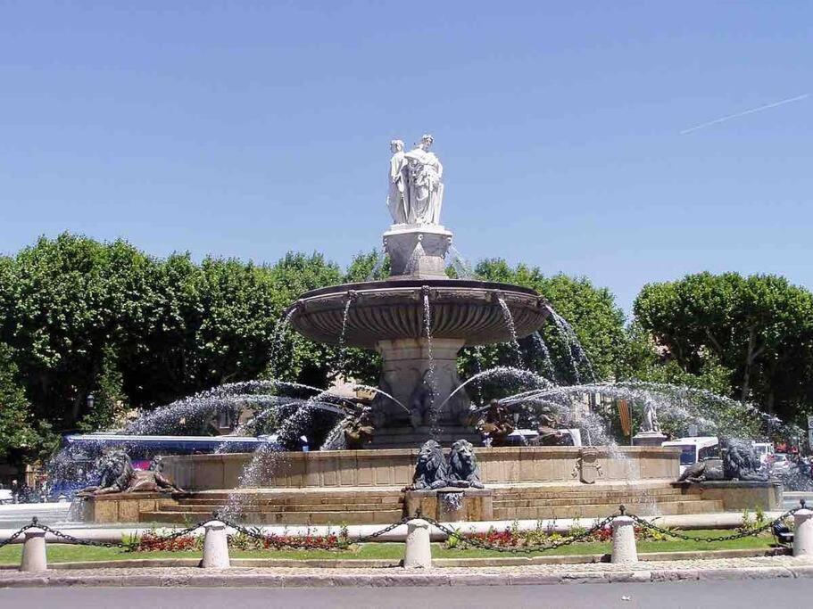 Studio Au Coeur D'Aix Avec Balcon Et Parking Aix-en-Provence Bagian luar foto