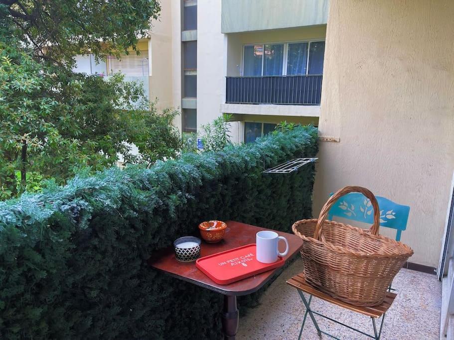 Studio Au Coeur D'Aix Avec Balcon Et Parking Aix-en-Provence Bagian luar foto