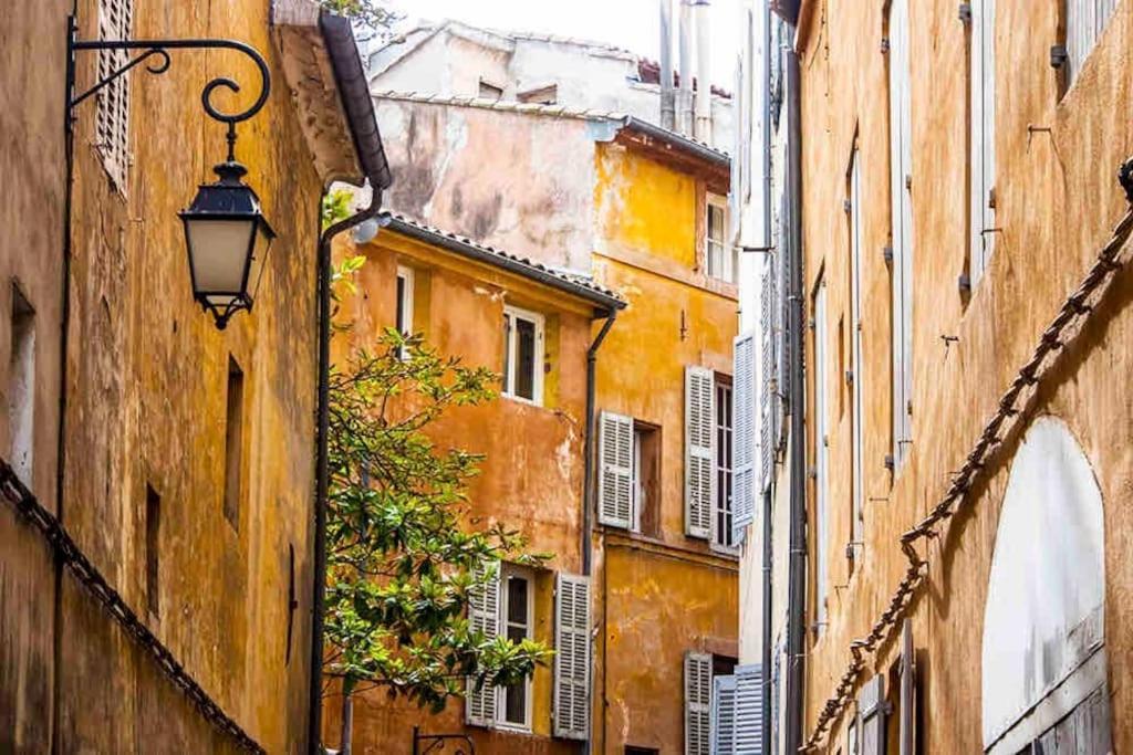 Studio Au Coeur D'Aix Avec Balcon Et Parking Aix-en-Provence Bagian luar foto