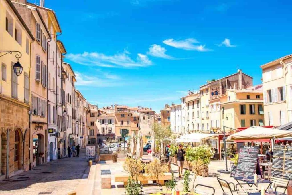 Studio Au Coeur D'Aix Avec Balcon Et Parking Aix-en-Provence Bagian luar foto